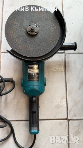 Ъглошлайф  Makita GA9050 , снимка 5 - Други инструменти - 55136445