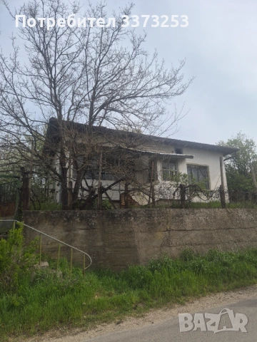 Къща с голям двор 2700 кв.м в с.Гъмзово , снимка 2 - Къщи - 54223264