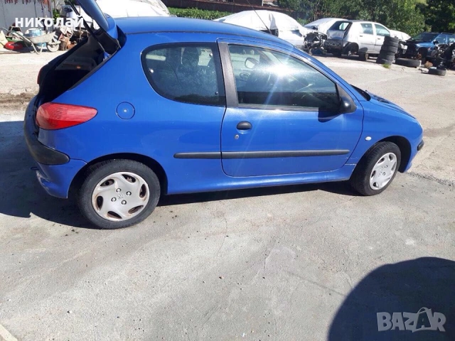 Peugeot 206 1.1 бензин, снимка 3 - Автомобили и джипове - 21259965