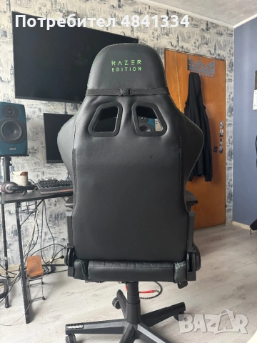 Геймърски стол RAZER, снимка 4 - Столове - 54712136