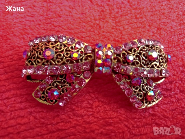 Красива брошка.Чехия.