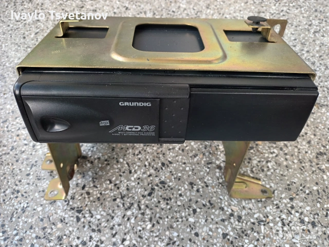   CD changer "Grundig"