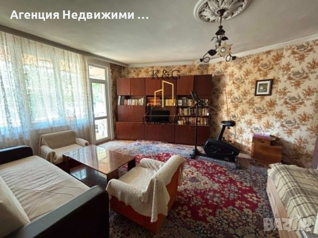 Тристаен тухлен апартамент в ж.к " В. Левски " 