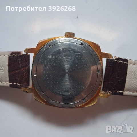 Продавам този изключително запазен съветски часовник Восток , снимка 2 - Антикварни и старинни предмети - 55273878