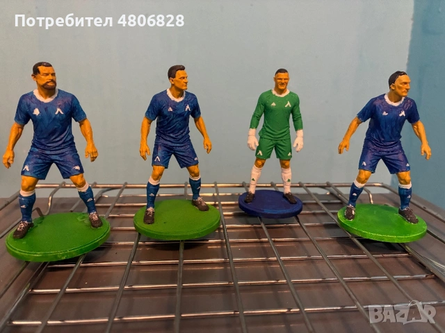 Фигурки на футболисти с екип на Левски , снимка 3 - Футбол - 54416657