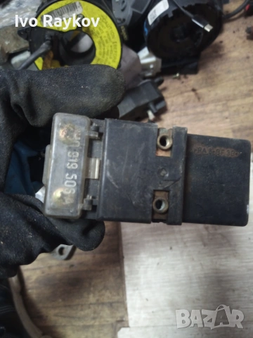 Реле перки Volkswagen PASSAT 1989 - 1993  ,1H0919506A, снимка 4 - Части - 55269039