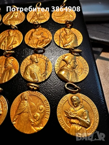Колекция позлатени католически медальони, снимка 4 - Антикварни и старинни предмети - 54066137