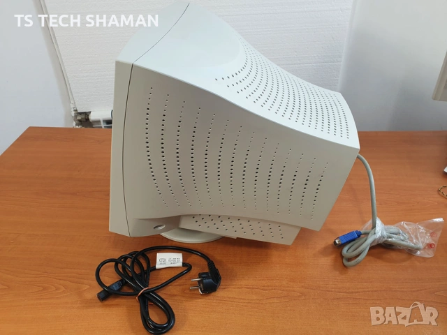 ⭐Продавам рядък НОВ ретро монитор IBM E54 произведен 2000 година⭐, снимка 10 - Антикварни и старинни предмети - 54610037
