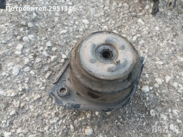 Тампон двигател Mercedes Мерцедес A2512403117, снимка 3 - Части - 55547027