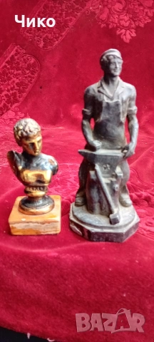 2бр стари статуетки