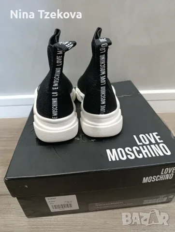 Оригинални дамски сникърси Love Moschino 37 номер, снимка 2 - Кецове - 55452424