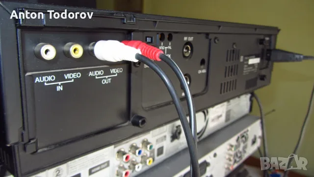 Panasonic NV-P2UEE-продава, снимка 2 - Плейъри, домашно кино, прожектори - 55485145