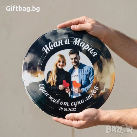 Персонализирана дървена плоча „Винилова любов“, снимка 2 - Декорация за дома - 54316132