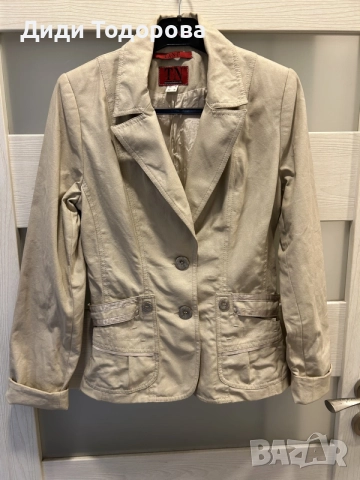 Дамско вталено бежово сако T-A-N-I (TN Fashion) – BG 42 / EU 36
