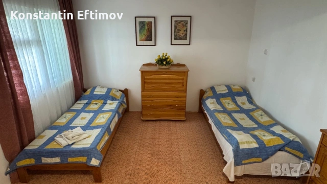 Комплект обзавеждане за стая - гардероб и две легла 