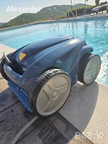 Zodiac Vortex robotic pool cleaner, likely the OV 5300, снимка 4 - Басейни и аксесоари - 55388773