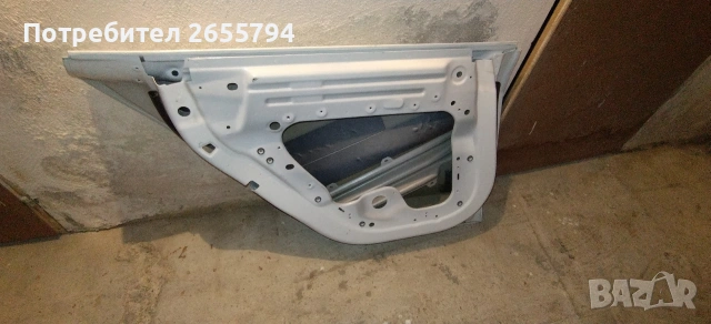 Задна лява врата на тесла модел 3