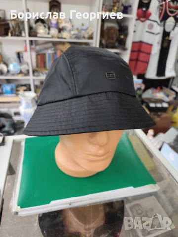 Нова оригинална шапка идиотка Tommy Hilfiger