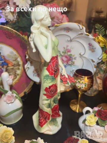 Old Tupton Ware England  Circa 1997 “ Царицата на розите” Код P2122