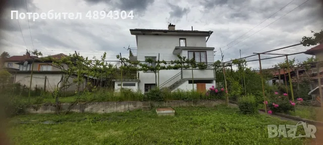 Продавам масивна двуетажна къща с двор, снимка 2 - Къщи - 55381525