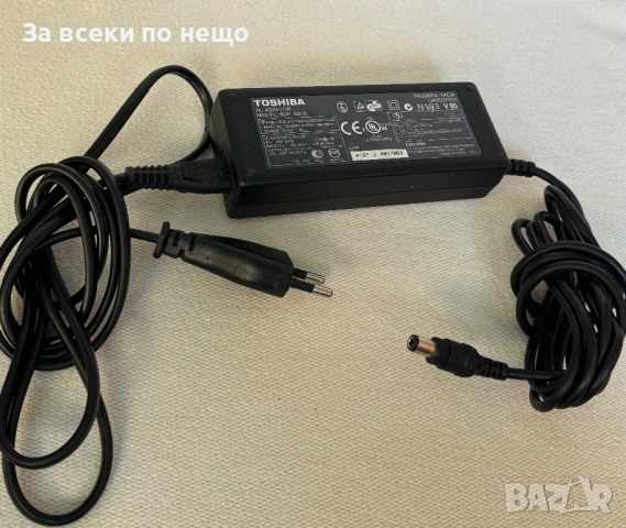 Оригинално зарядно за лаптоп Toshiba 15V 4A , зарядно Toshiba, снимка 2 - Кабели и адаптери - 54861826