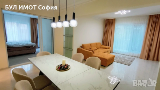 Луксозно обзаведен тристаен апартамент до пл.Руски паметник 