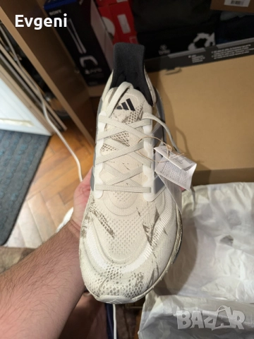 Adidas Ultraboost Light , снимка 3 - Маратонки - 55252075