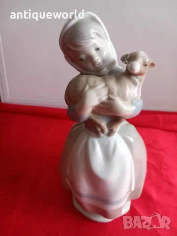 NAO by Llandro ,Порцеланова Статуетка "Момиче с Агънце"1977г.