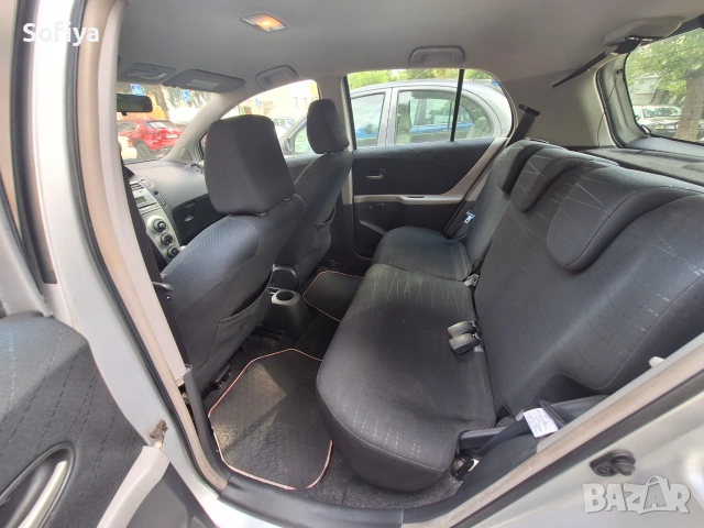 Toyota Yaris 1.3, снимка 5 - Автомобили и джипове - 54772409