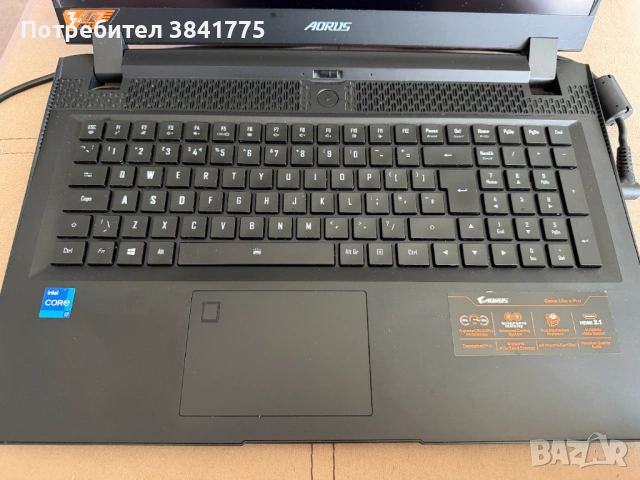 Gigabyte AORUS 17G KD геймърски лаптоп като нов, 300Hz RTX 3060, снимка 4 - Лаптопи за игри - 54697592