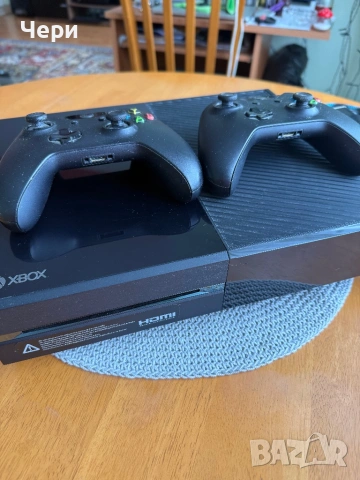 Xbox One + 2 контролера + захранване