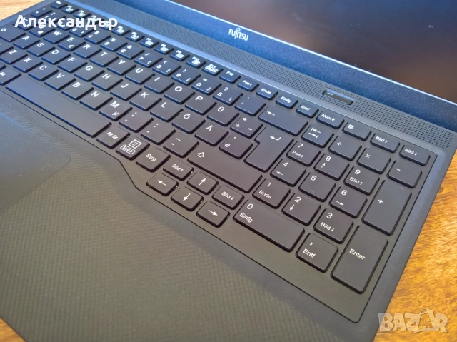 15.6" Fujitsu LifeBook A3510, i5-1035G1, 8GB DDR4, 256GB NVMe, лицензиран Windows, снимка 4 - Лаптопи за работа - 54679374
