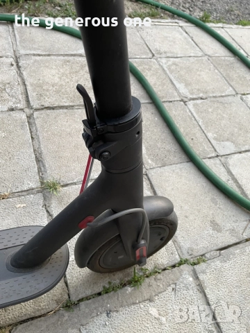 Xiaomi M365 електрическа тротинетка със зарядно, резервна гума и кашон. Перфектна., снимка 3 - Велосипеди - 55357846