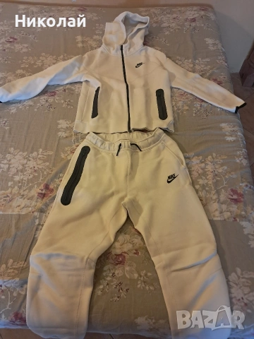 Употребяван Nike TECH, размер L 147-158 см.