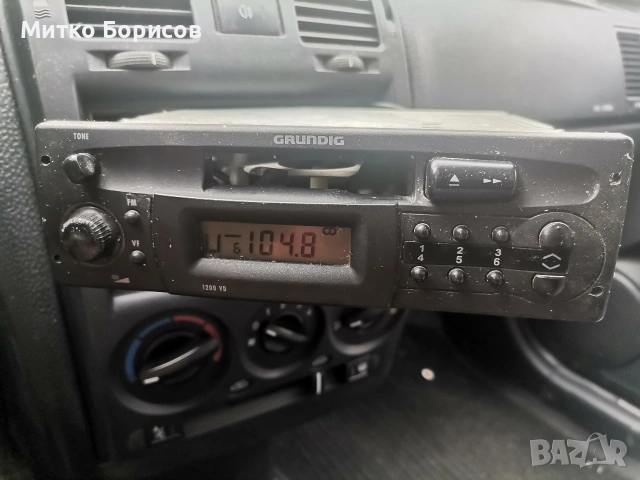 Авто радио касетофон Грундиг