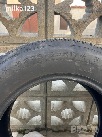 Зимни гуми 235 65 17, снимка 2 - Гуми и джанти - 54175588