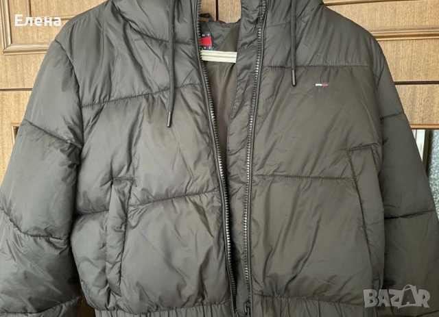 Чисто ново, оригинално яке Tommy Hilfiger.