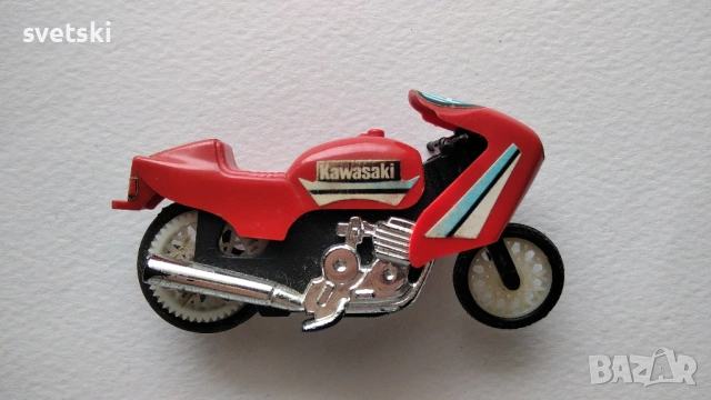 Пластмасов модел на мотоциклет Kawasaki 500