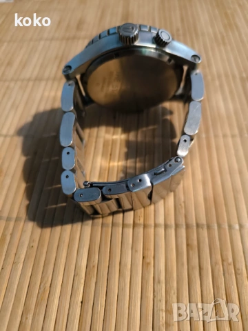 Часовник швейцарски Nixon 300м водоустойчив , снимка 6 - Мъжки - 53951550