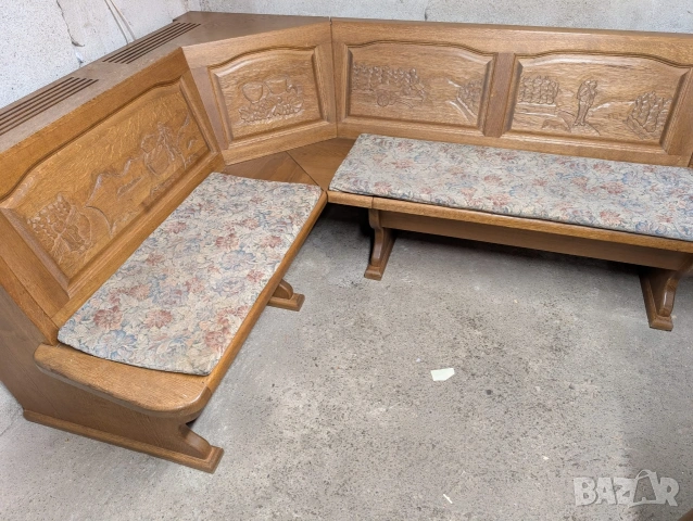 🪵🍷 Ъглова пейка от масивен дъб с лозаро-винарска дърворезба