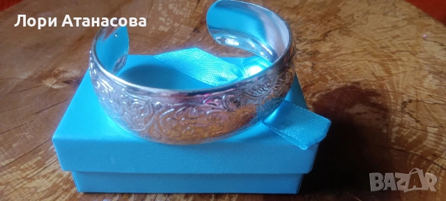 Ретро дамска гривна с ажурни орнаменти - ръчна изработка.Дързък акцент към аутфита на всяка дама, снимка 3 - Гривни - 54003238