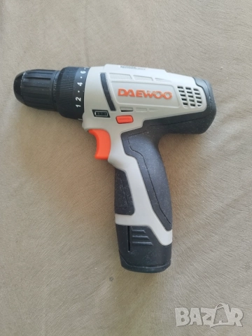 Акумулаторен винтоверт Daewoo + зарядно, снимка 4 - Винтоверти - 54907799