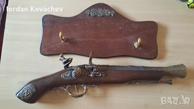 декоративен макет на ретро кремъчен пистолет, снимка 3 - Декорация за дома - 55596602