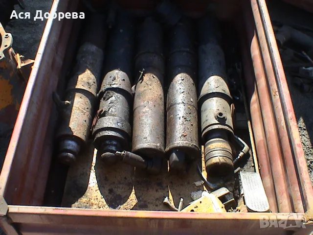 хидроцилиндри от различни машини , снимка 8 - Индустриална техника - 55692853