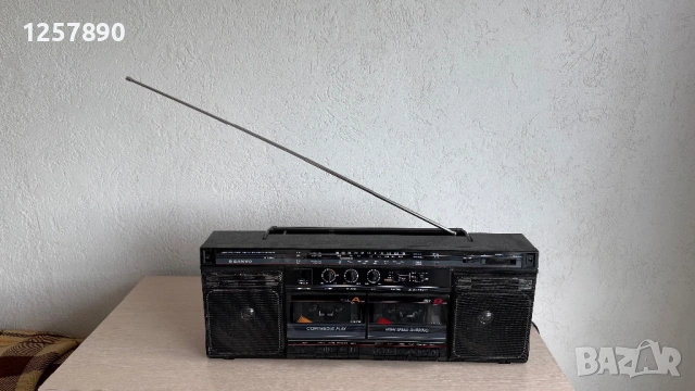 Касетофон Sanyo , снимка 13 - Радиокасетофони, транзистори - 54878420