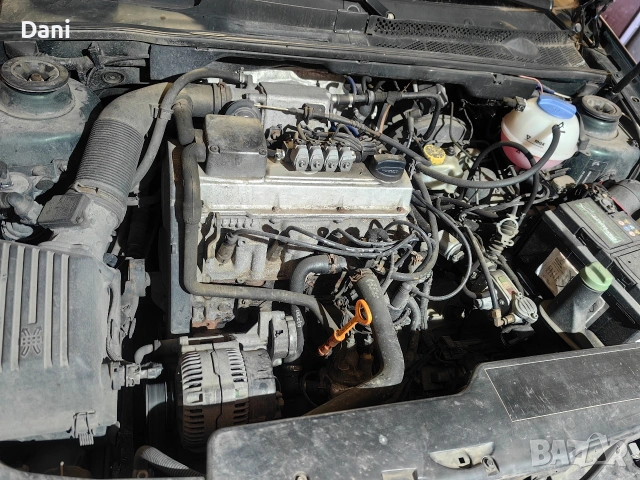 VW Golf 3.5 2.0i , снимка 8 - Автомобили и джипове - 54352709