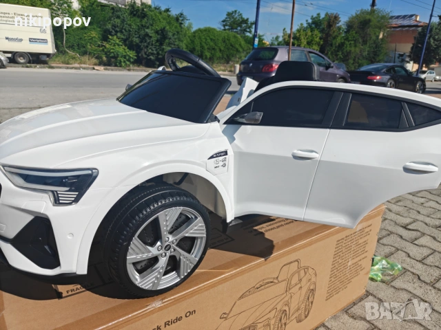 AUDI Акумулаторен джип Audi Sportback бял, снимка 6 - Детски велосипеди, триколки и коли - 54864986