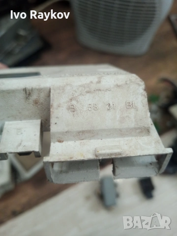 Платка , крушки за Audi 80 90 S2 B4 , 29632201, снимка 3 - Части - 53978726