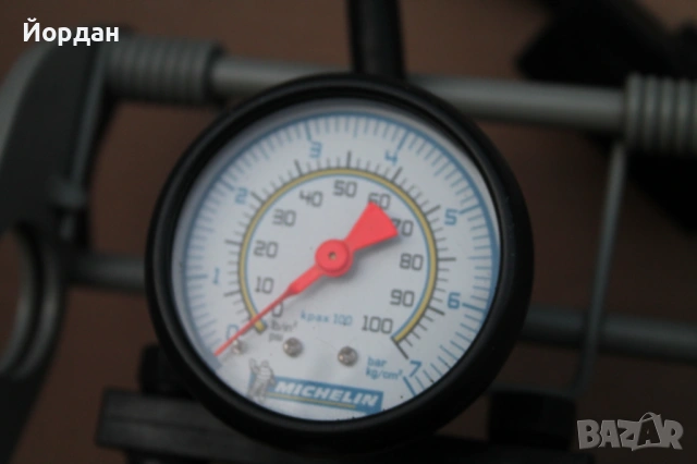 Крачна помпа за кола/колело Michelin, снимка 2 - Аксесоари и консумативи - 53999358