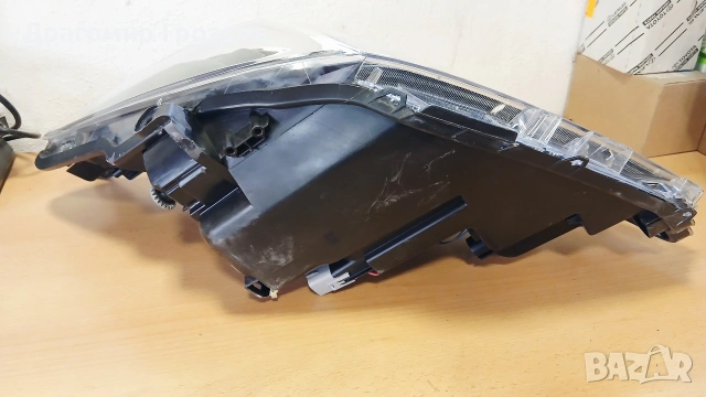 Оригинален десен фар за Toyota Yaris III / Тойота Ярис (2014-2017), снимка 14 - Части - 54185824